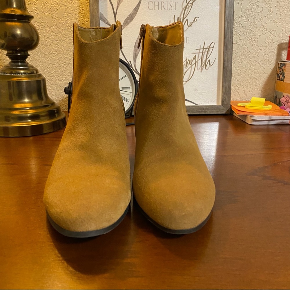 Nine West suede booties - Picture 2 of 7